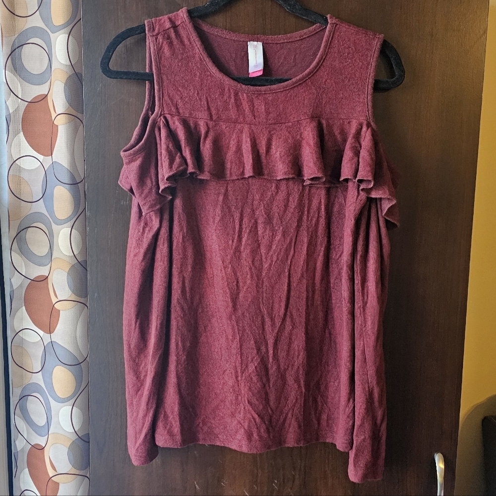 No Boundaries Burgundy Ruffle Cold Shoulder Sweater Size Large